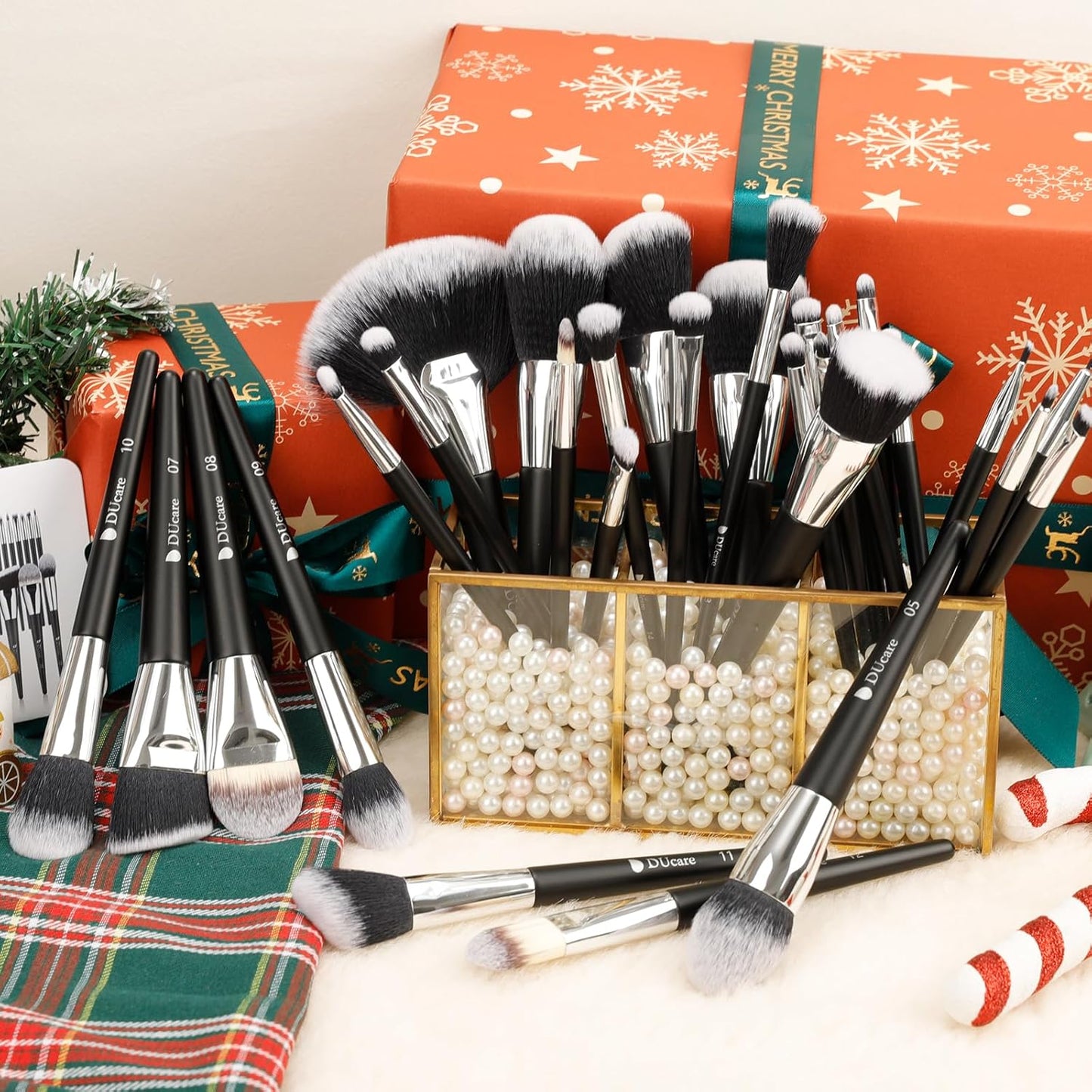 Makeup Brushes Professional 32Pcs Make up Brushes Set Premium Christmas Gift Synthetic Kabuki Foundation Blending Brush Face Powder Blush Concealers Eye Shadows